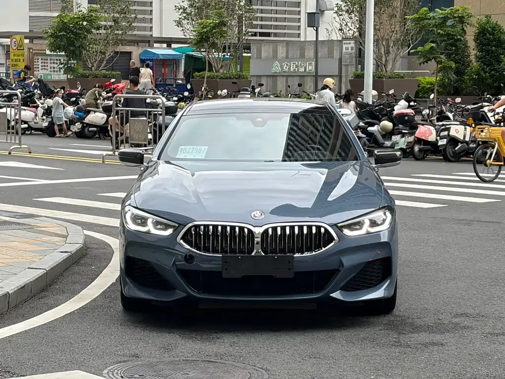 BMW 8 Series 2021 — фото 2