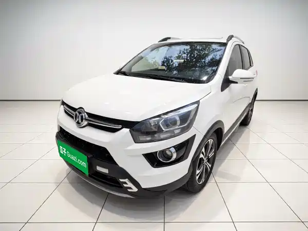 BAIC Shenbao X25 2016