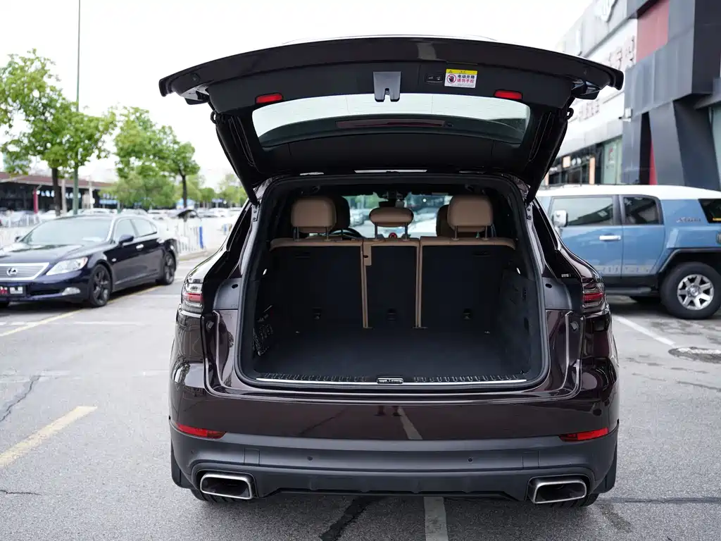 Porsche Cayenne 2018 — фото 12