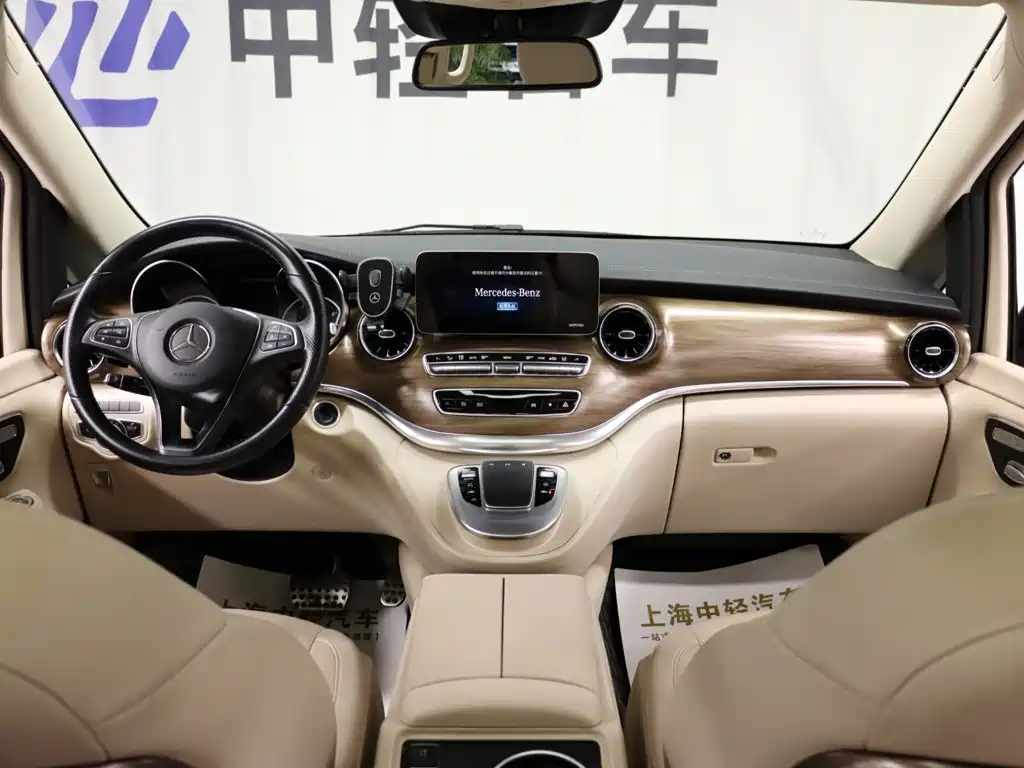 Mercedes-Benz V-Class 2022 — фото 10
