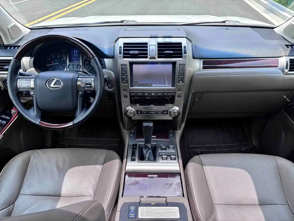 Lexus GX 2016 — фото 12