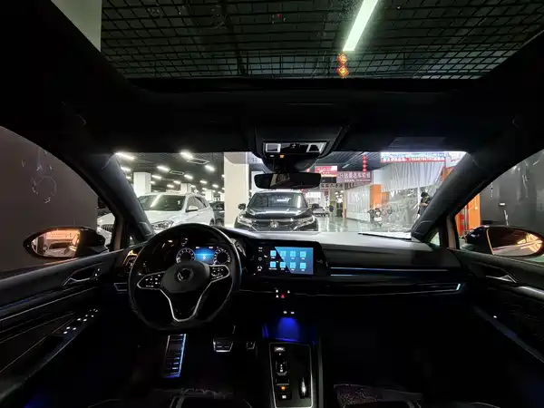 Volkswagen Golf 2021