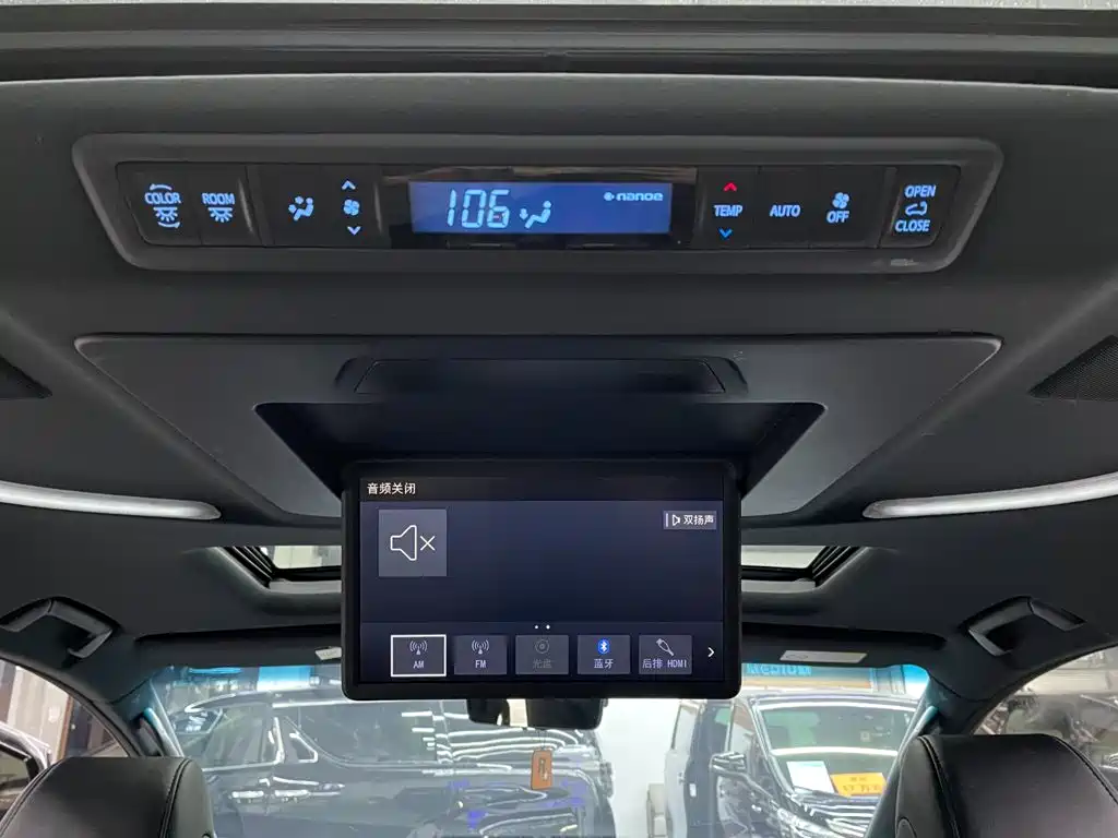 Toyota Vellfire 2022 — фото 12