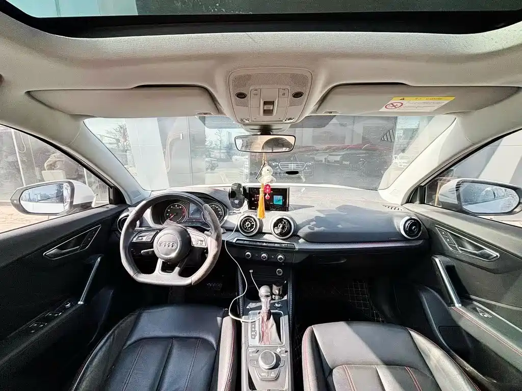 Audi Q2L 2023
