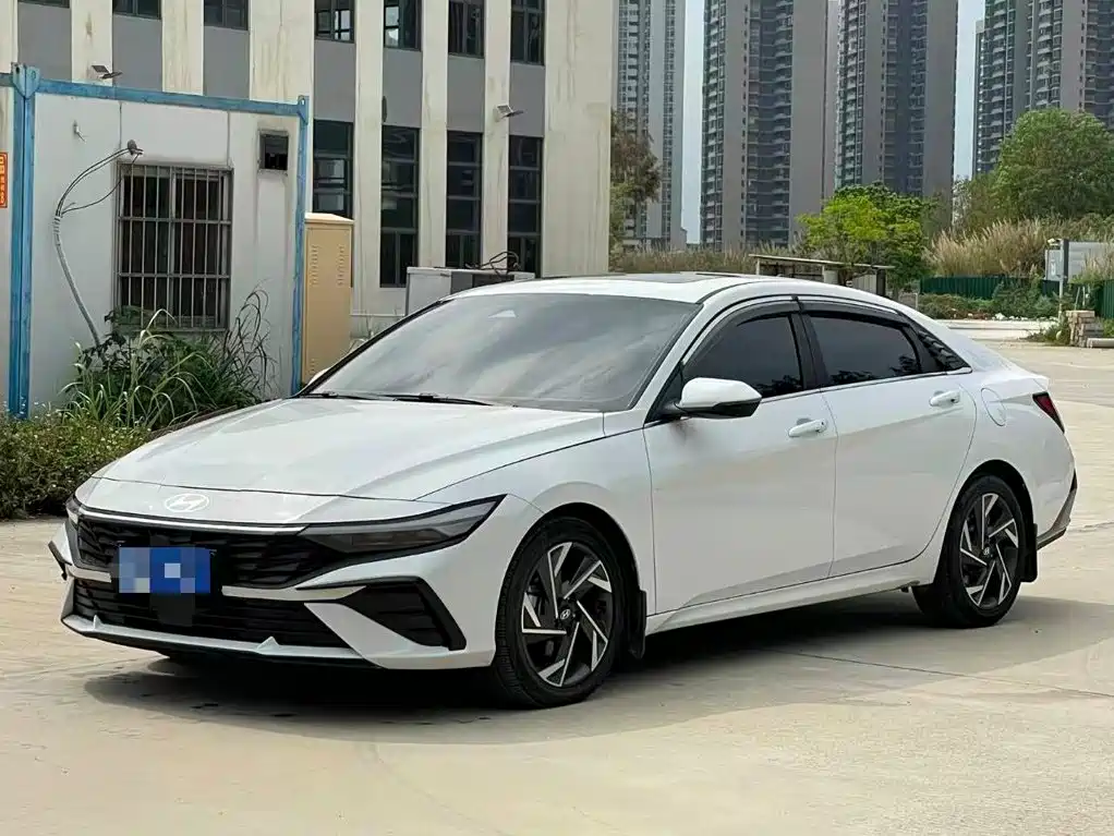 Hyundai Elantra 2024