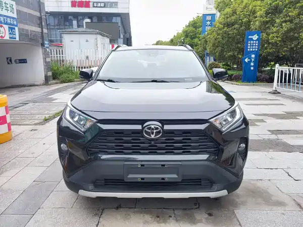 Toyota RAV4 2021