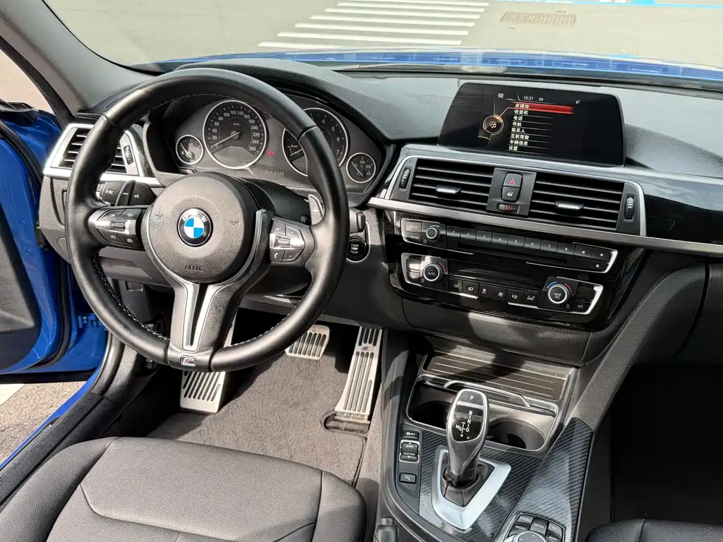 BMW 3 Series 2017 — фото 15