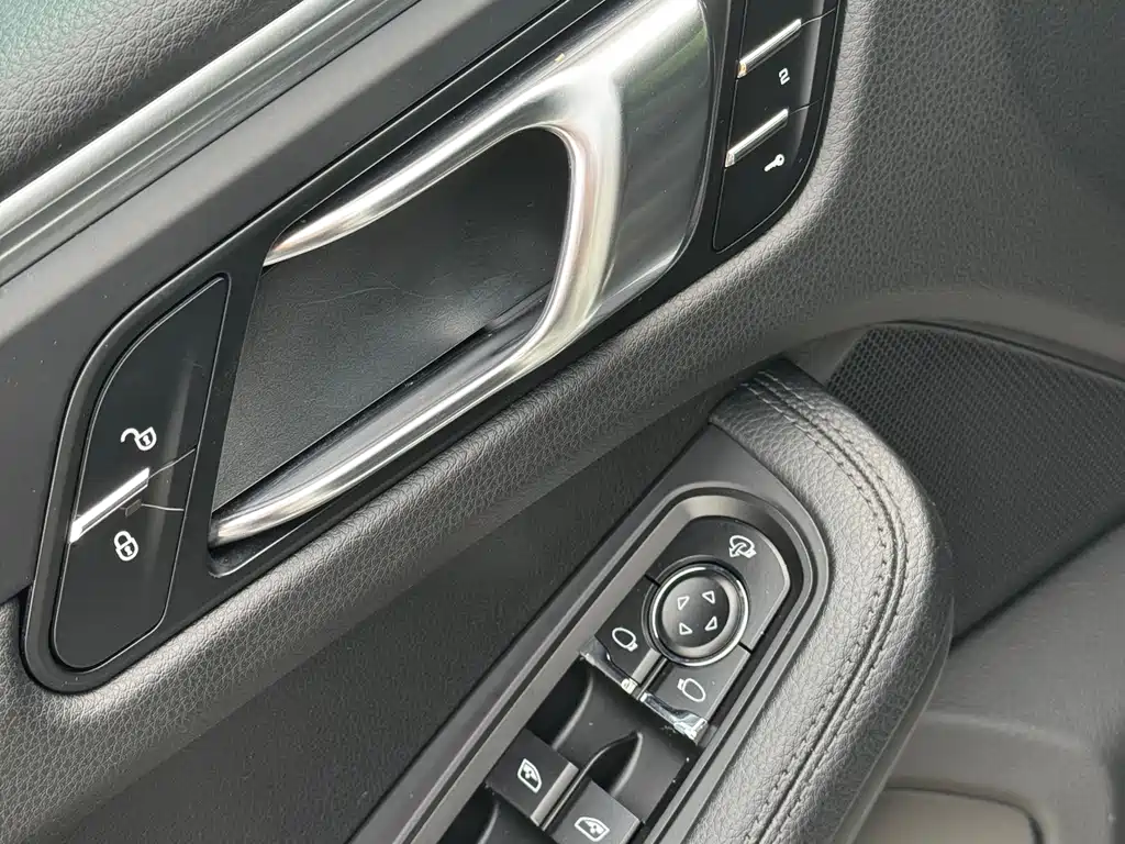 Porsche Macan 2019 — фото 12
