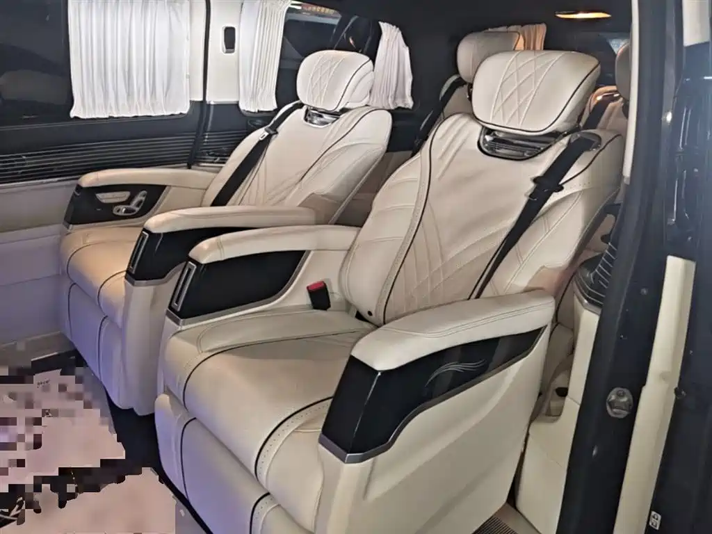 Mercedes-Benz V-Class 2022 — фото 17