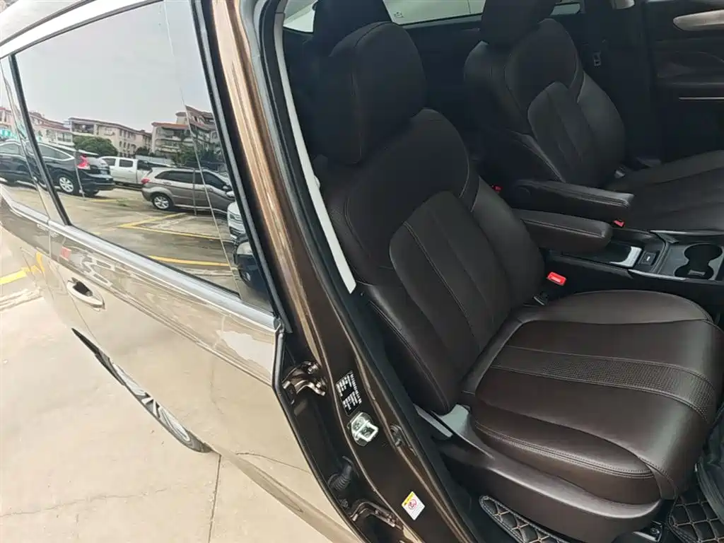 GAC Motor Trumpchi M6 2019 — фото 25
