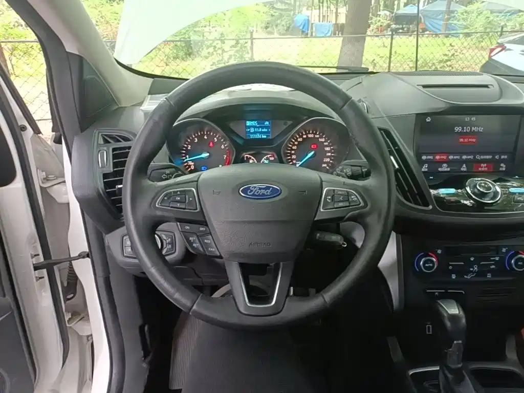 Ford Kuga 2017 — фото 11