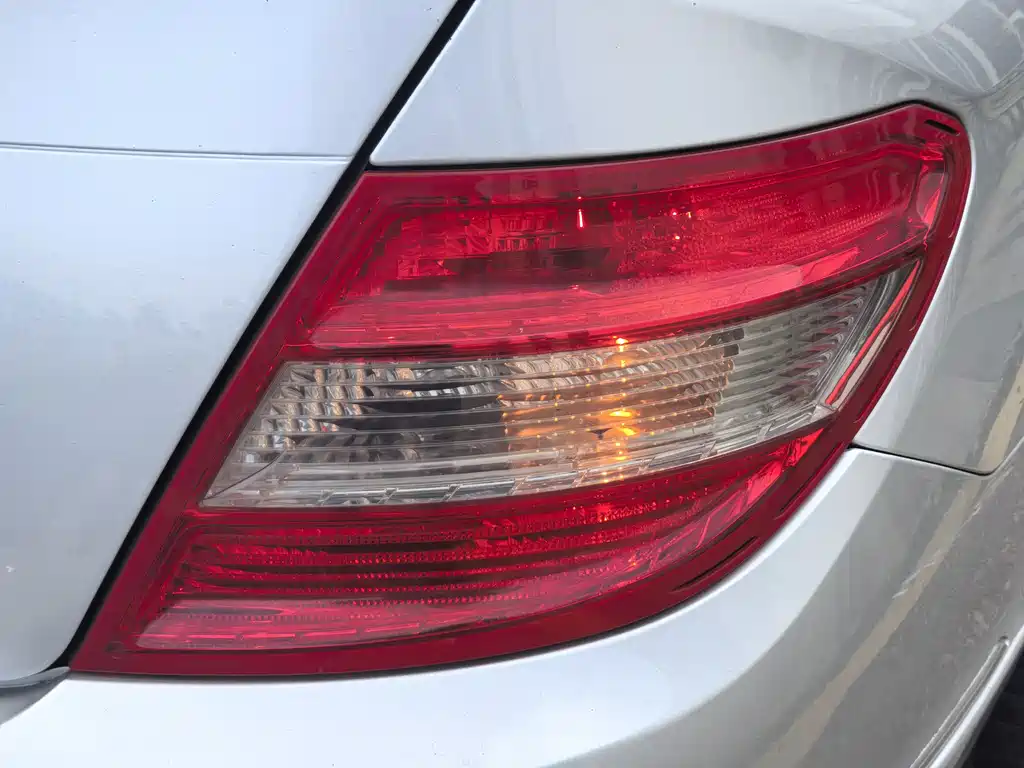 Mercedes-Benz C-Class 2010 — фото 6