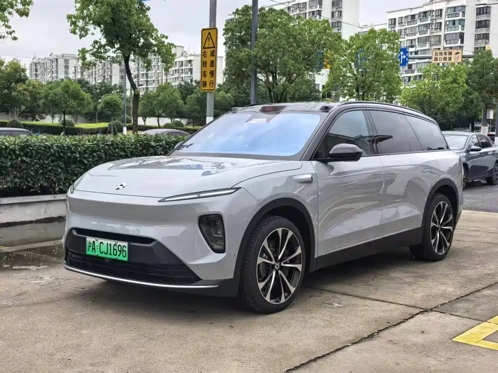 NIO ES8 2023