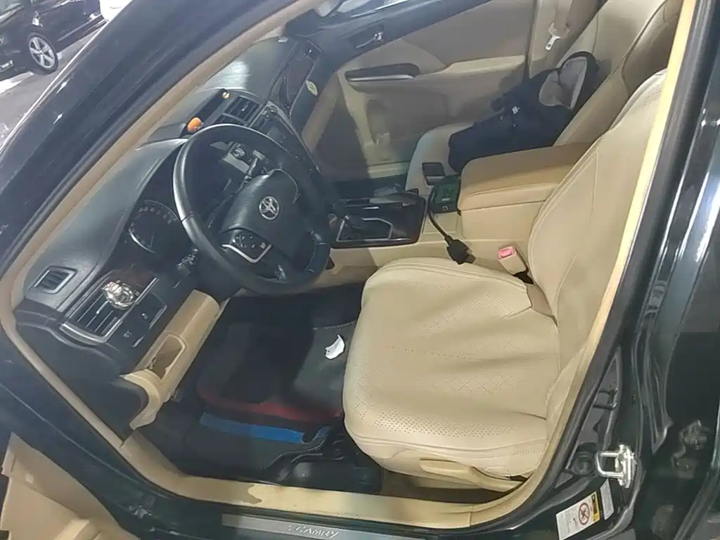 Toyota Camry 2017 — фото 15