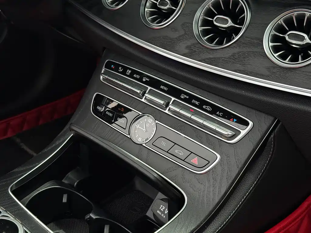 Mercedes-Benz E-Class 2018 — фото 21