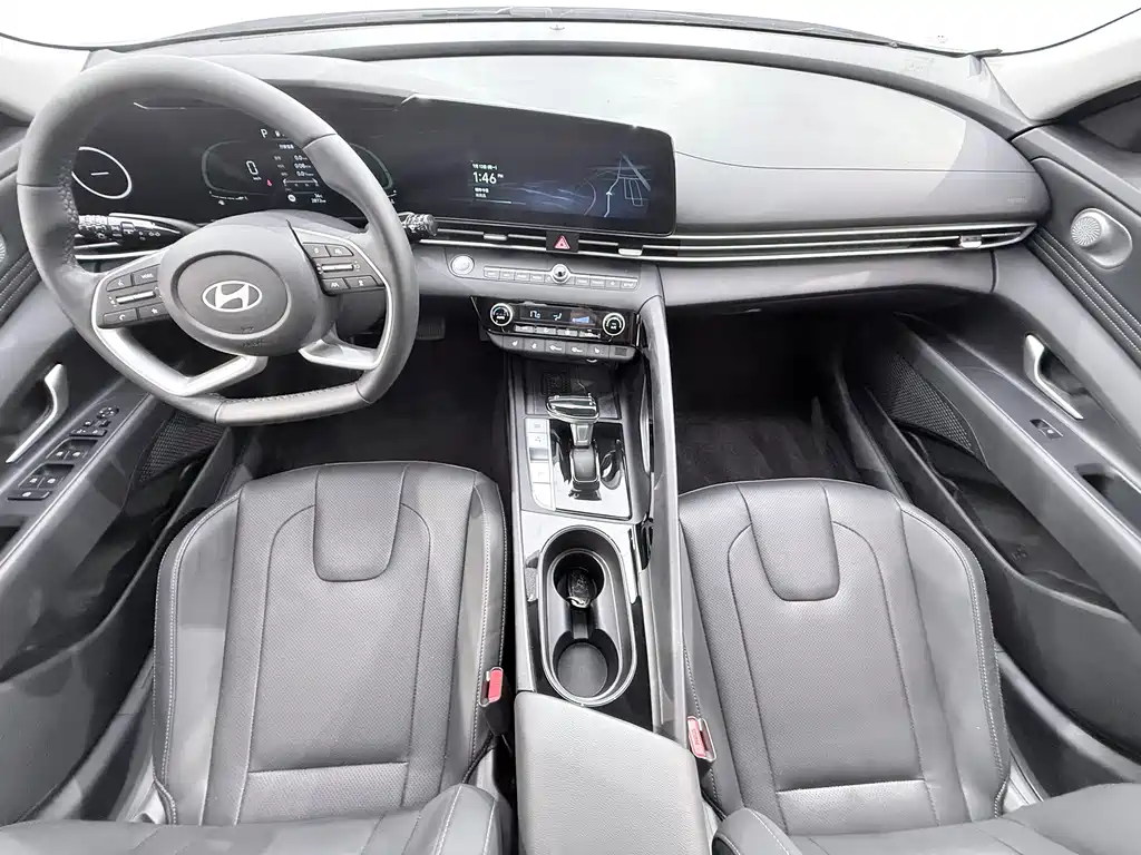 Hyundai Elantra 2024 — фото 13