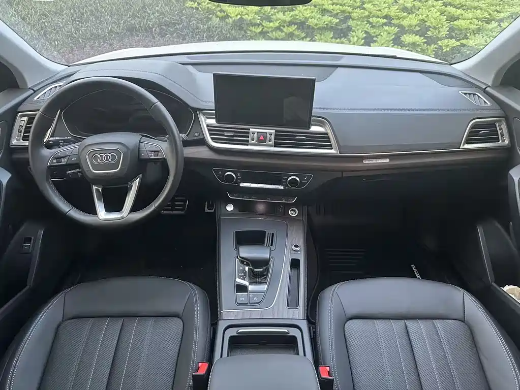 Audi Q5L 2023 — фото 8