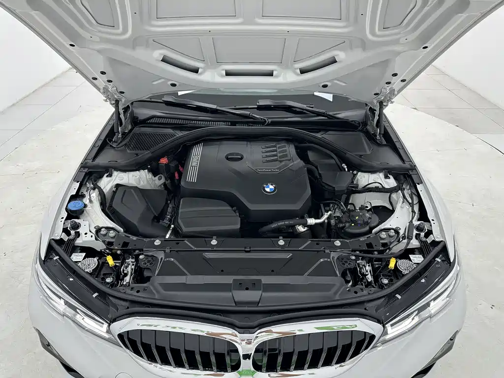 BMW 3 Series 2022 — фото 17