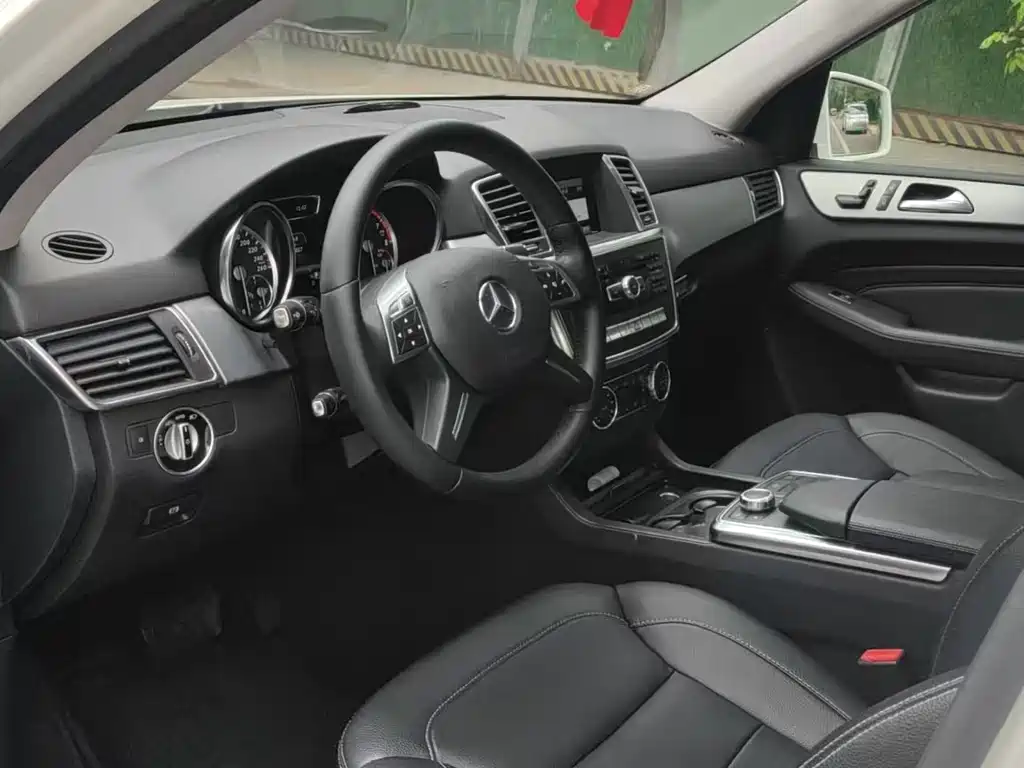 Mercedes-Benz M-Class 2013 — фото 11