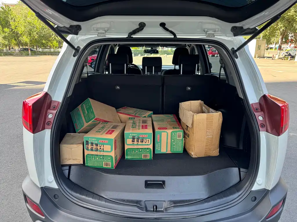 Toyota RAV4 2016 — фото 31