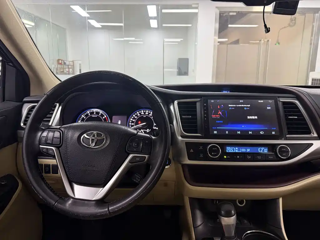 Toyota Highlander 2017 — фото 16