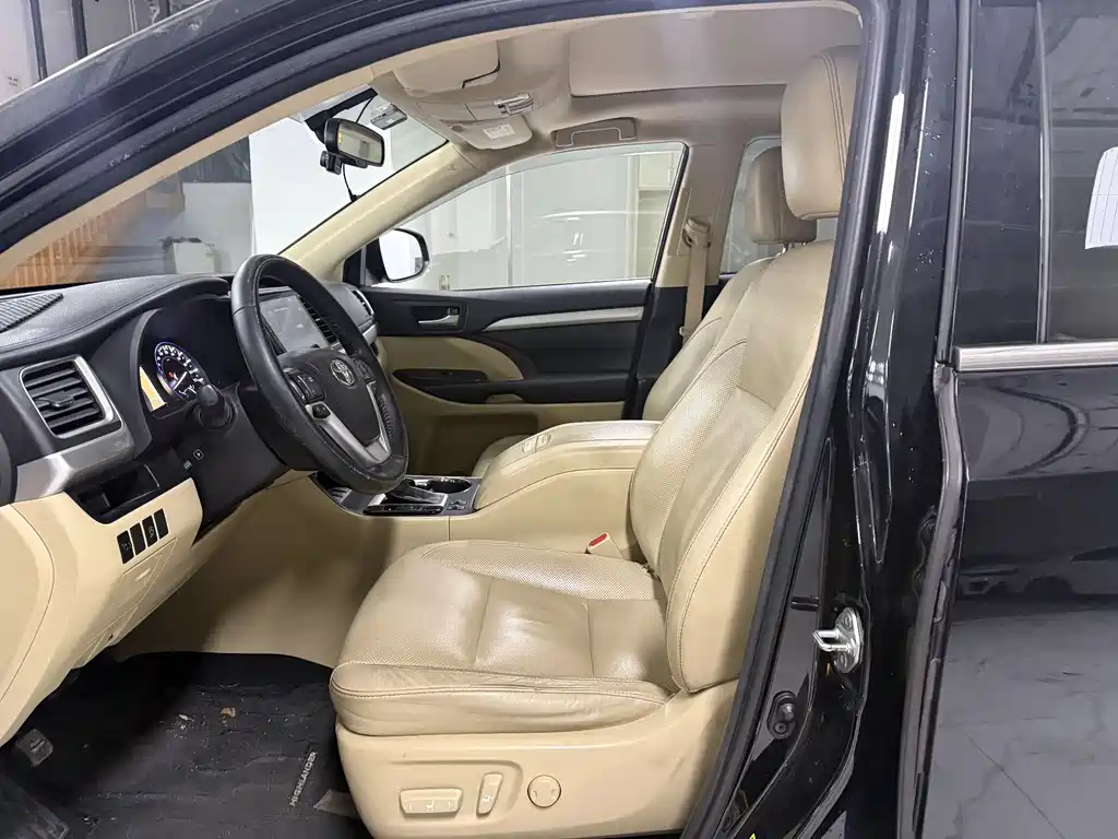 Toyota Highlander 2017 — фото 10