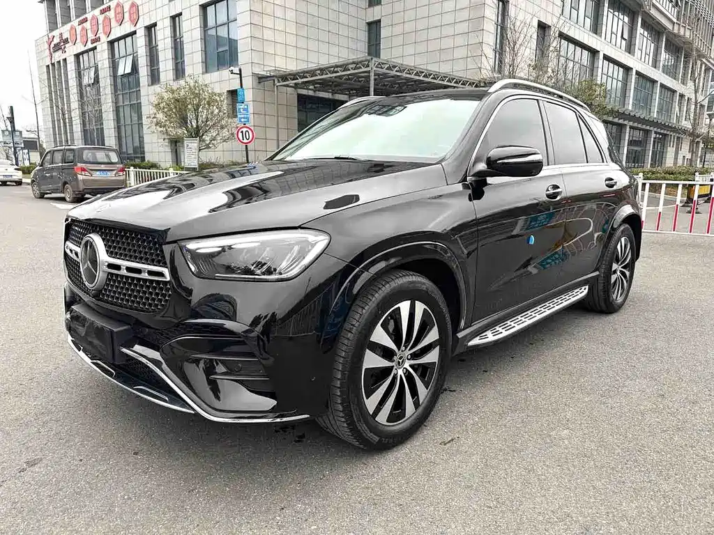 Mercedes-Benz GLE 2024 — фото 1
