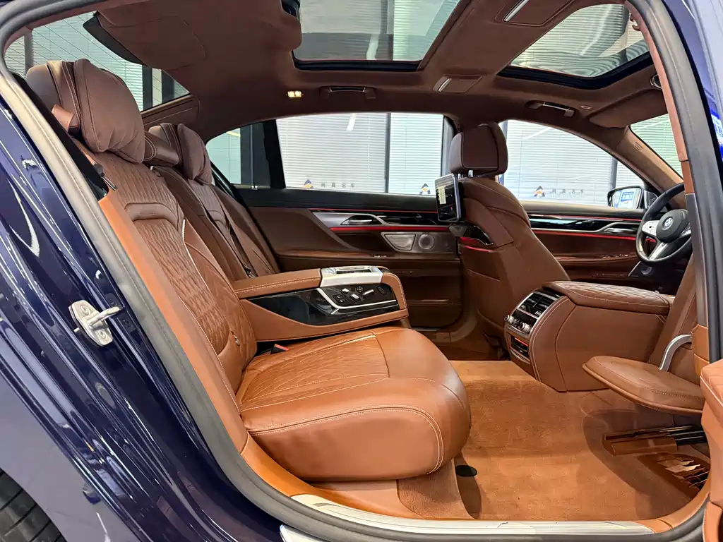 BMW 7 Series 2022 — фото 10
