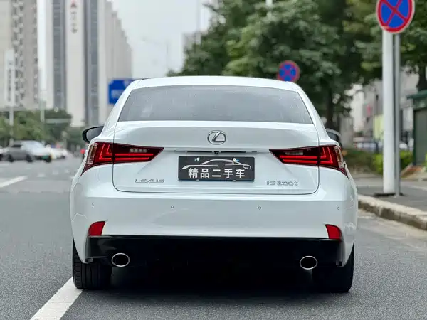 Lexus IS 2015