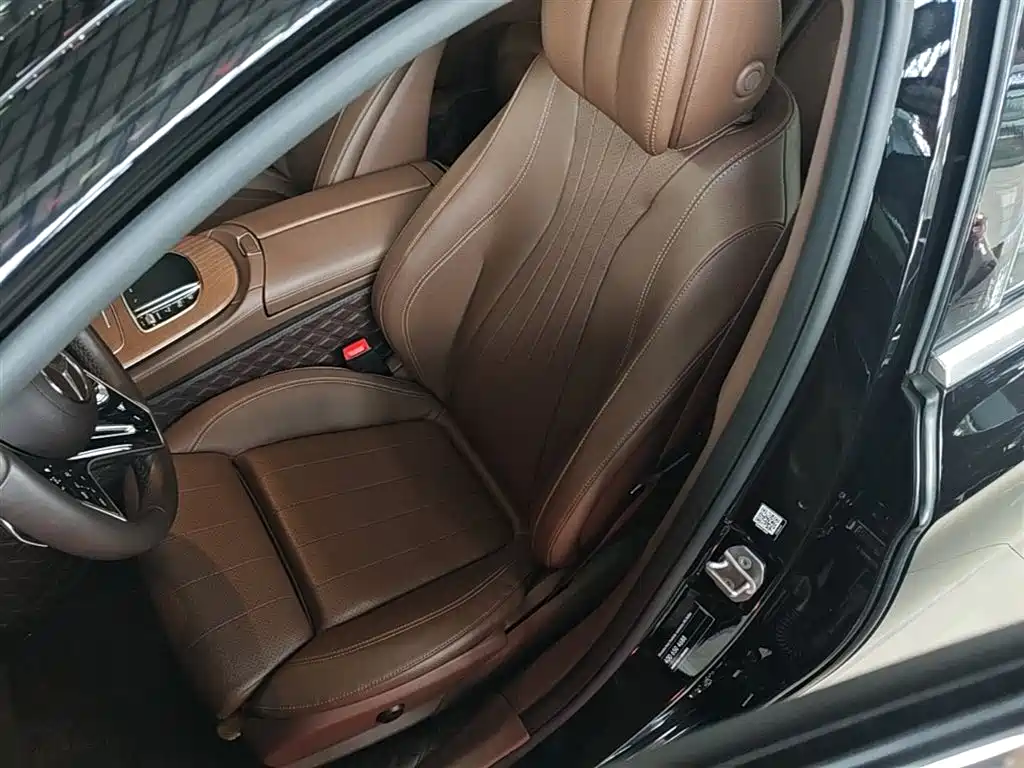 Mercedes-Benz E-Class 2022 — фото 15