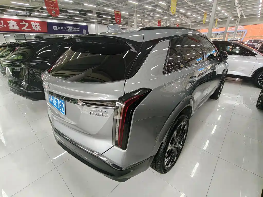 Cadillac XT5 2025 — фото 12