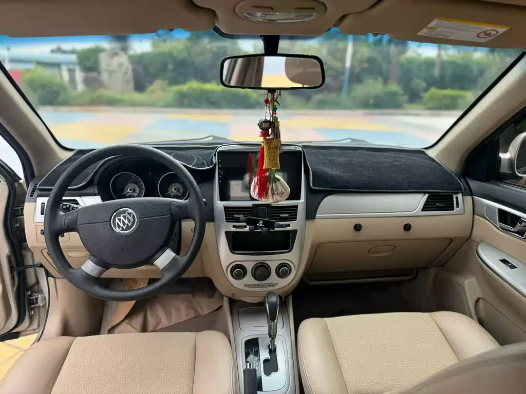 Buick Excelle 2013