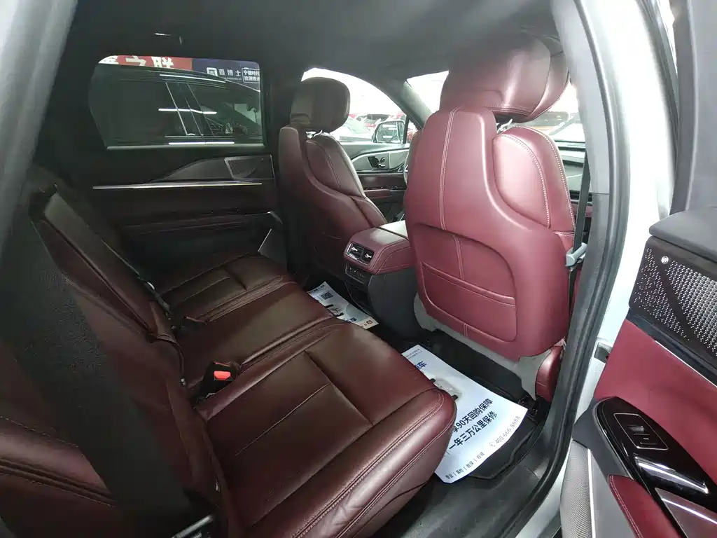 Cadillac XT5 2025 — фото 10