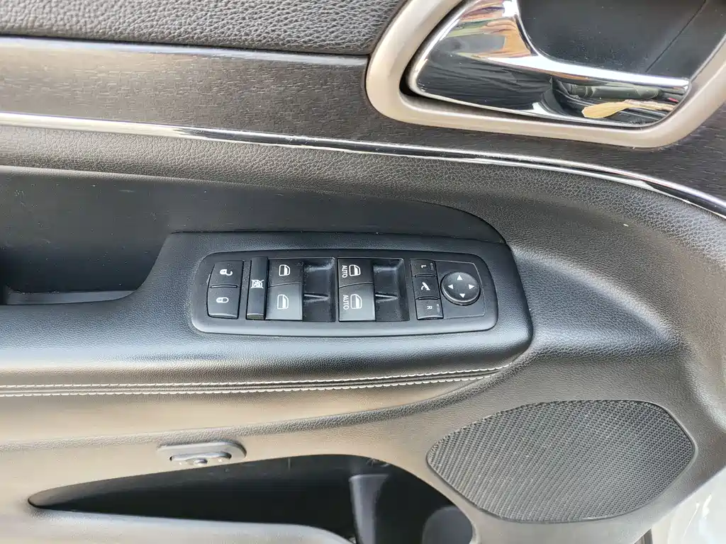 Jeep Grand Cherokee 2016
