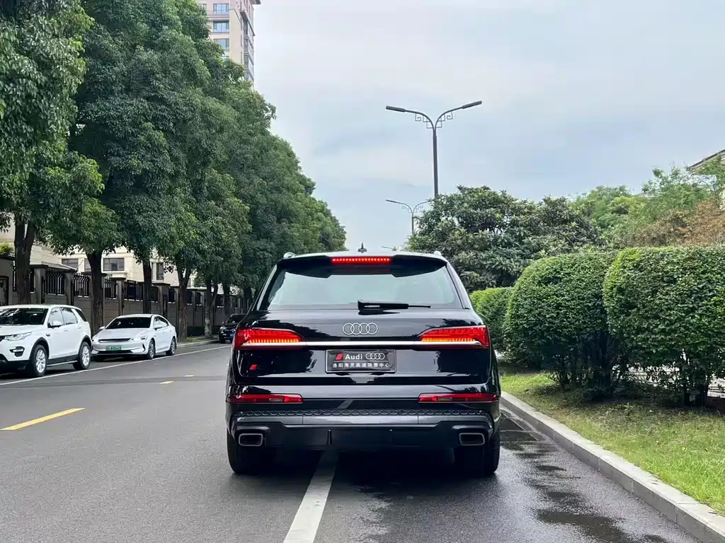 Audi Q7 2025