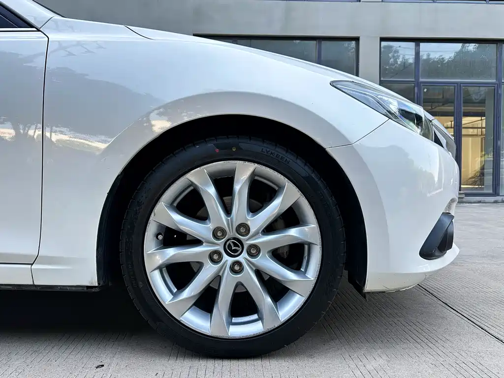 Mazda 3 Axela 2015 — фото 11