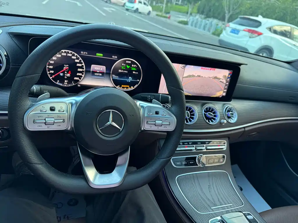 Mercedes-Benz E-Class 2020 — фото 15