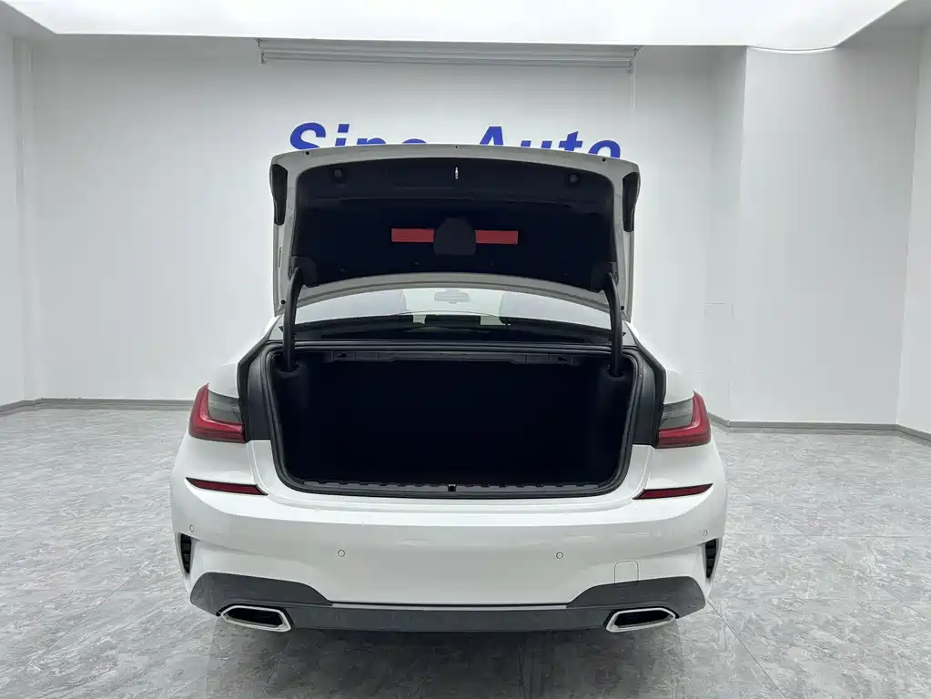 BMW 3 Series 2022 — фото 16