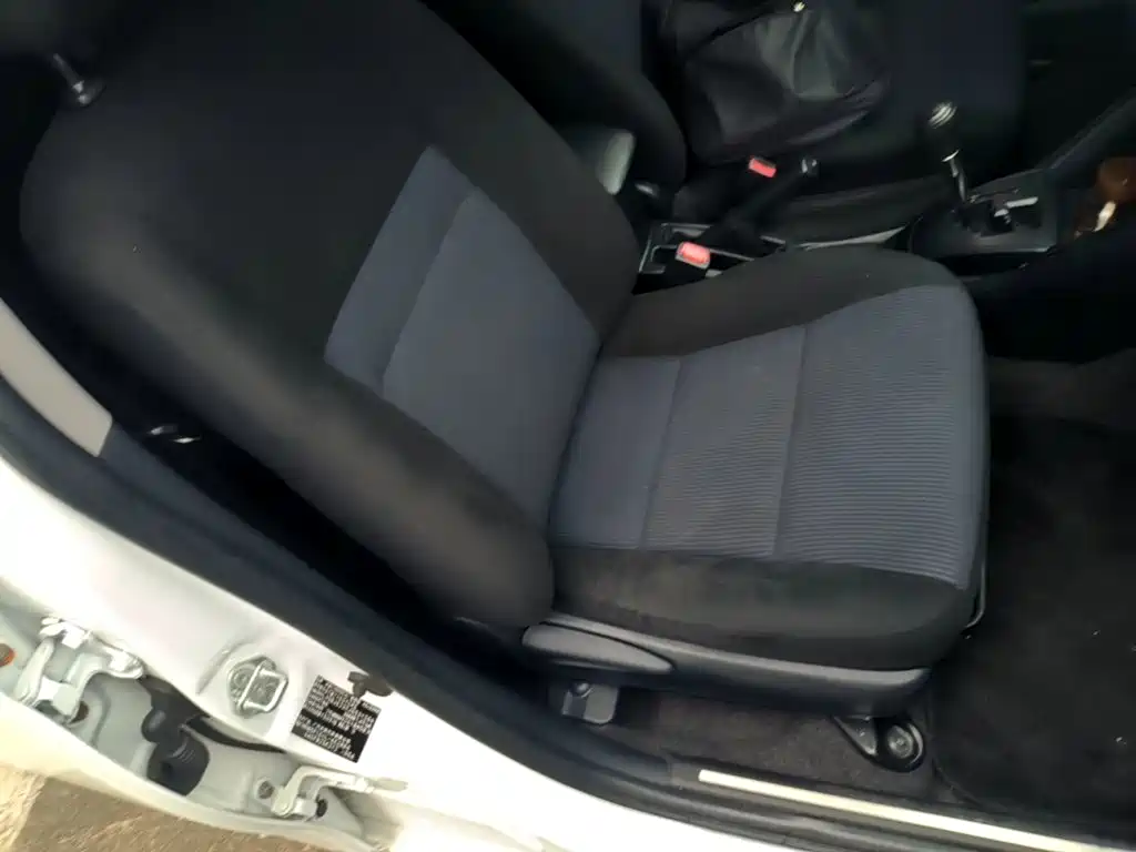 Toyota Yaris L 2018 — фото 25