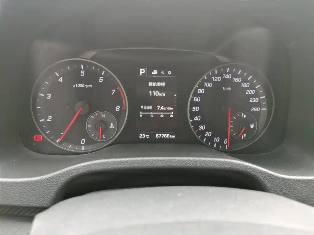 Hyundai Elantra 2018 — фото 12
