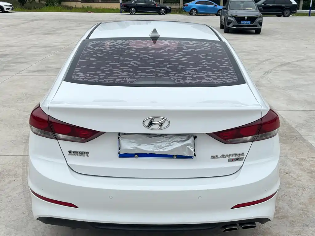 Hyundai Elantra 2019