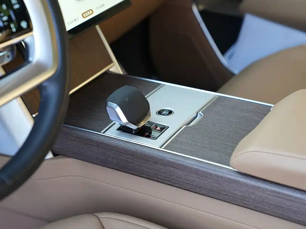 Land Rover Range Rover 2025 — фото 11