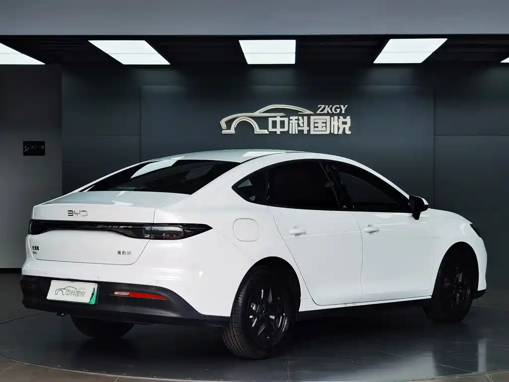BYD Seal 05 DM-i 2025 — фото 4