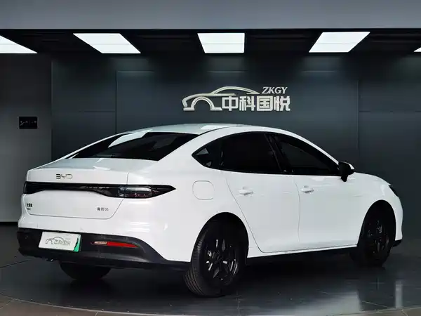 BYD Seal 05 DM-i 2025