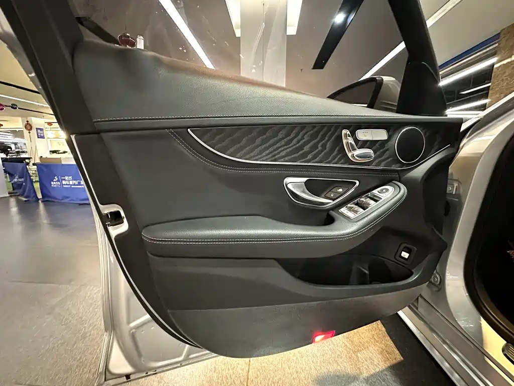 Mercedes-Benz C-Class 2016 — фото 11