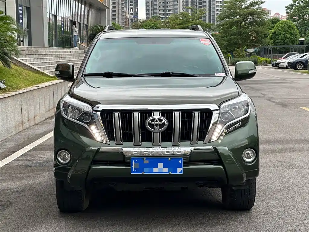 Toyota Prado 2013 — фото 2