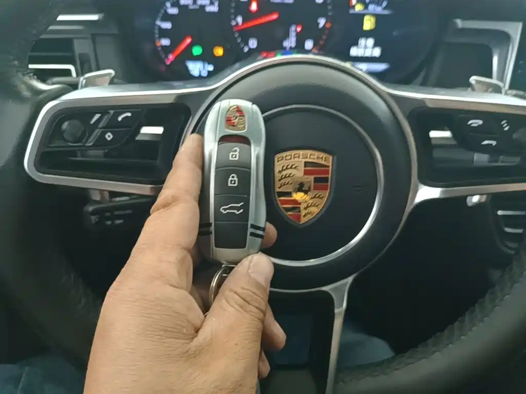 Porsche Macan 2020 — фото 9