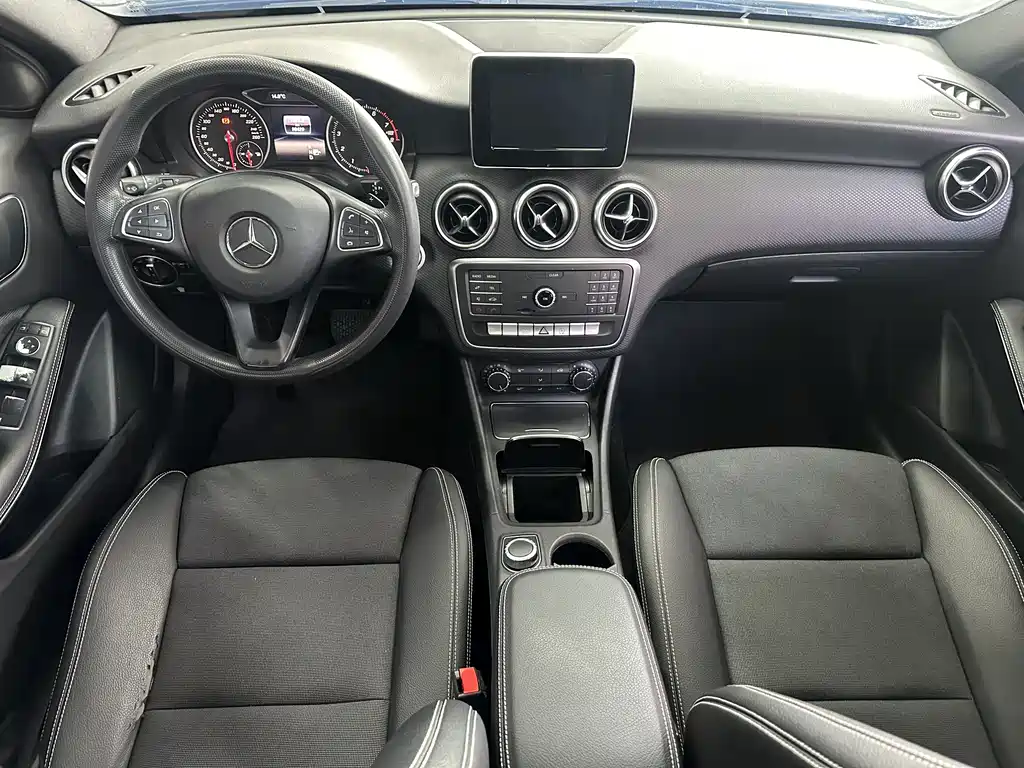 Mercedes-Benz A-Class 2016 — фото 6