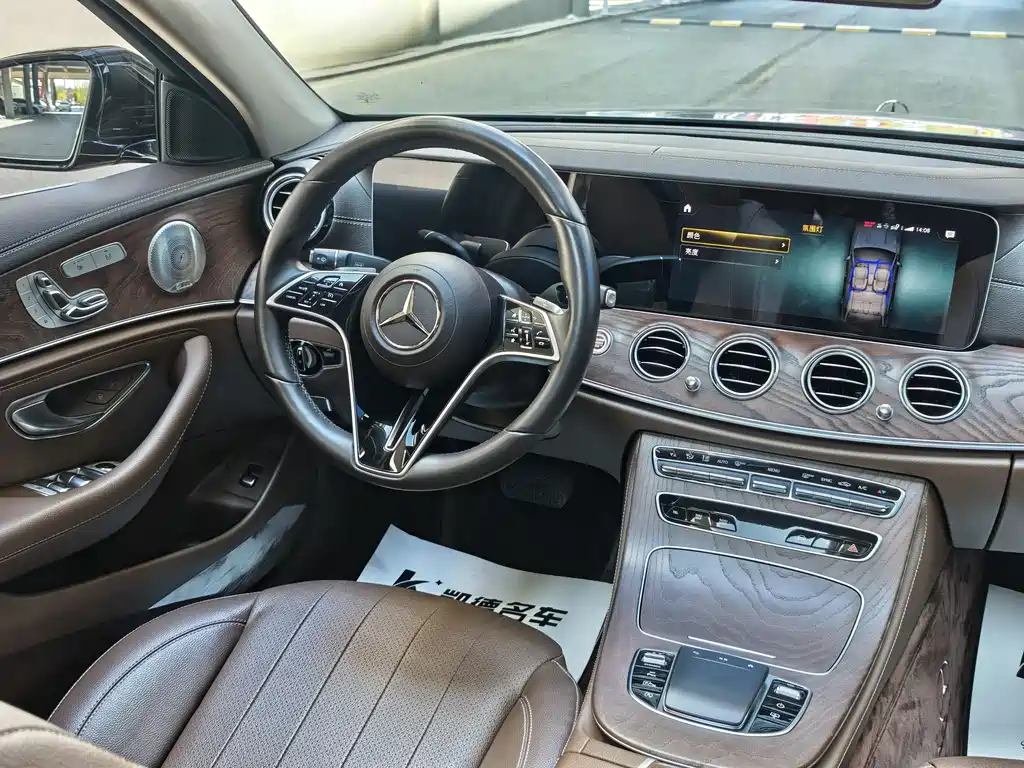 Mercedes-Benz E-Class 2022 — фото 10
