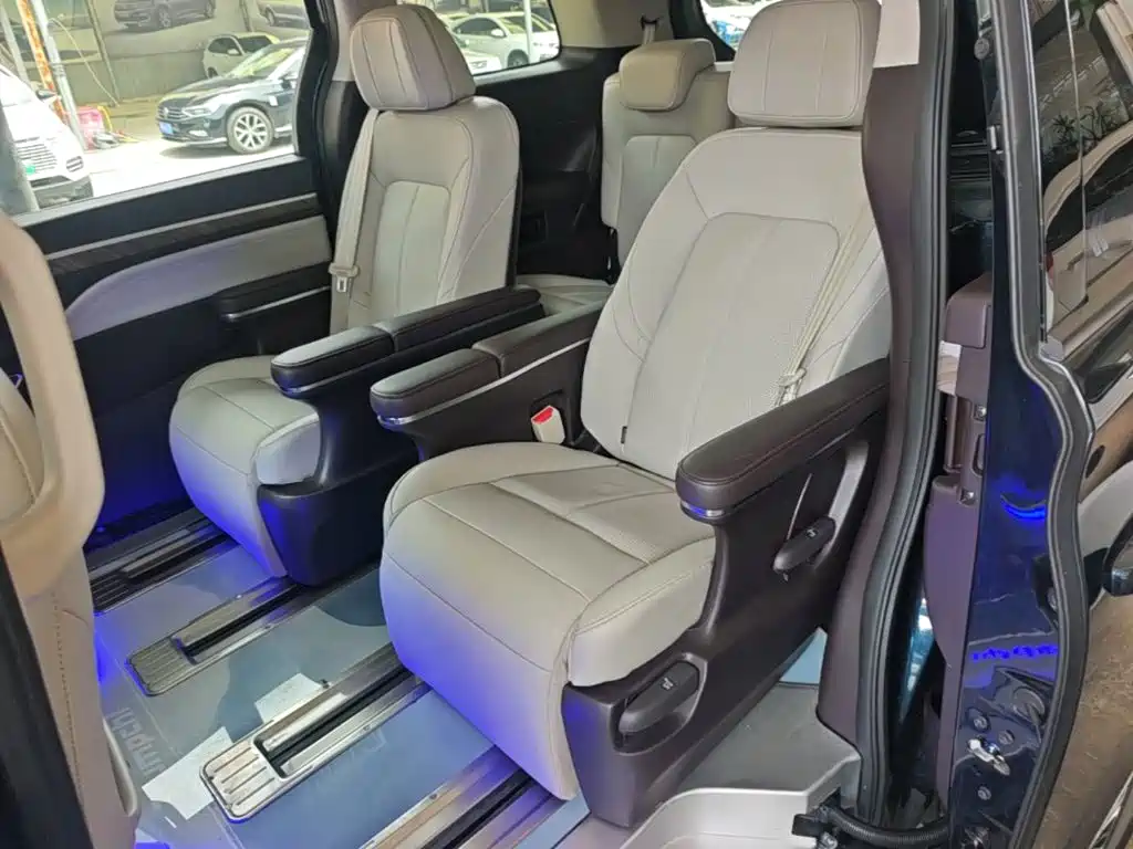 GAC Motor Trumpchi M8 2023 — фото 17